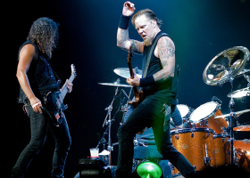 Frontman kapely Metallica absolvuje další odvykací kúru, turné v Austrálii se odkládá