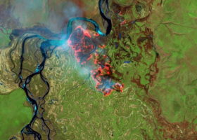 Sibiřské lesy pohltil oheň. Obyvatelé se dusí dýmem.