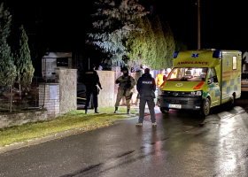 Zásahovka musela na svátky do Českého Brodu. Muž se tady zabarikádoval ve skříni