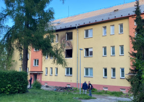 Dvě děti zemřely při požáru bytu v Havířově. Třetí zachránil svědek