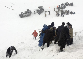 Lavina v Turecku pohřbila záchranáře. 38 lidí je mrtvých