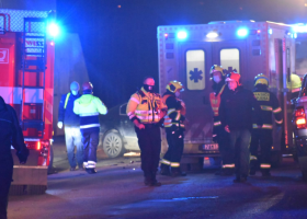 Při dopravní nehodě v Horních Počernicích zemřely dvě osoby, je zraněné i dítě