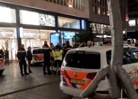 Další tři lidé pobodání v Haagu v nákupním centru