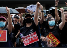 Nepokoje v Hongkongu pokračují, vlna protestů sílí: "Svobodný Hongkong!"
