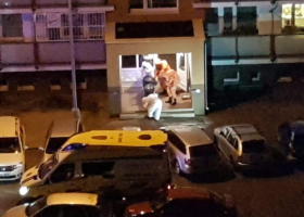 Podezřelé úmrtí na Kladně. Muž šel ráno na vyšetření pro podezření z koronaviru a odpoledne byl mrtvý