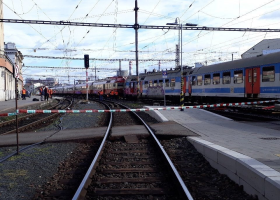 V Brně se ráno srazily dva vlaky, dvaadvacet osob bylo zraněno.