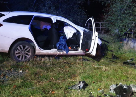 Tragická nehoda dvou osobních aut na Praze východ
