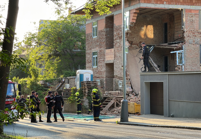 V Praze spadla část rekonstruovaného domu. Nikdo naštěstí nebyl zraněn