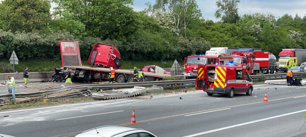 Vážná dopravní nehoda na dálnici D1 u Prahy