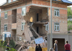 Zásah v ulici Údolní, kde spadlo zdivo u rekonstruovaného domu