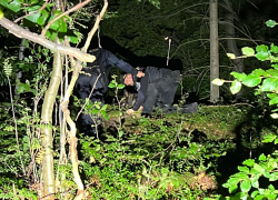 Policisté na místě nálezu mrtvé osoby