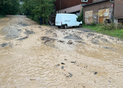 Bleskové povodně zaplavili Komořany v Praze