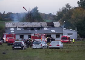 Na letišti u Doubravčic havarovalo letadlo. Pilot zemřel
