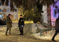 Policisté a záchranaři na místě útoku na Novodvorské