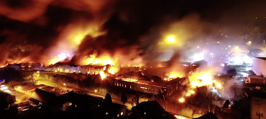 Haly v Mladé Boleslavi zapálil úmyslně bezdomovec. Způsobil škodu tři miliardy