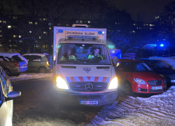 Policisté a záchranaři na místě útoku na Novodvorské