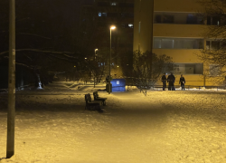 Policisté a záchranaři na místě útoku na Novodvorské