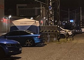 Desetiletý chlapec v Táboře, který včera v noci zemřel u nádraží se zastřelil