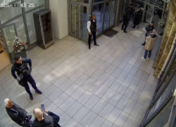 Na místo přijela i policie, obě strany tvrdí, že polici zavolal ten druhý