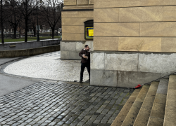 Policista, který jako jediný opětoval palbu