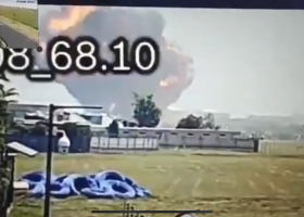 V Indii se po startu zřítilo letadlo. Jeden člověk z 242 přežil