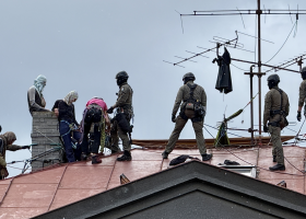 Policisté zasáhli u squatu v Papírenské ulici v Praze