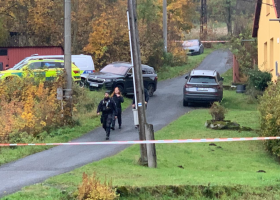 Střelba na Jablonecku a dvě mrtvé osoby. Pachatel se postřelil