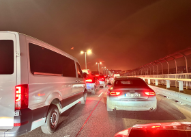 Dopravní peklo v Praze. Centrum projíždíte i 2 hod.