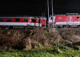 Na Slovensku se srazily dva vlaky. Zraněných je bez jednoho 80