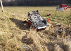 Tři lidské životy vyhasly při nedělních dopravních nehodách
