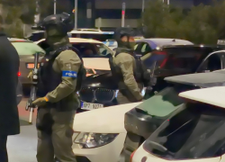 Na letišti při příletu vojenského speciálu panovala přísná bezpečnostní opatření